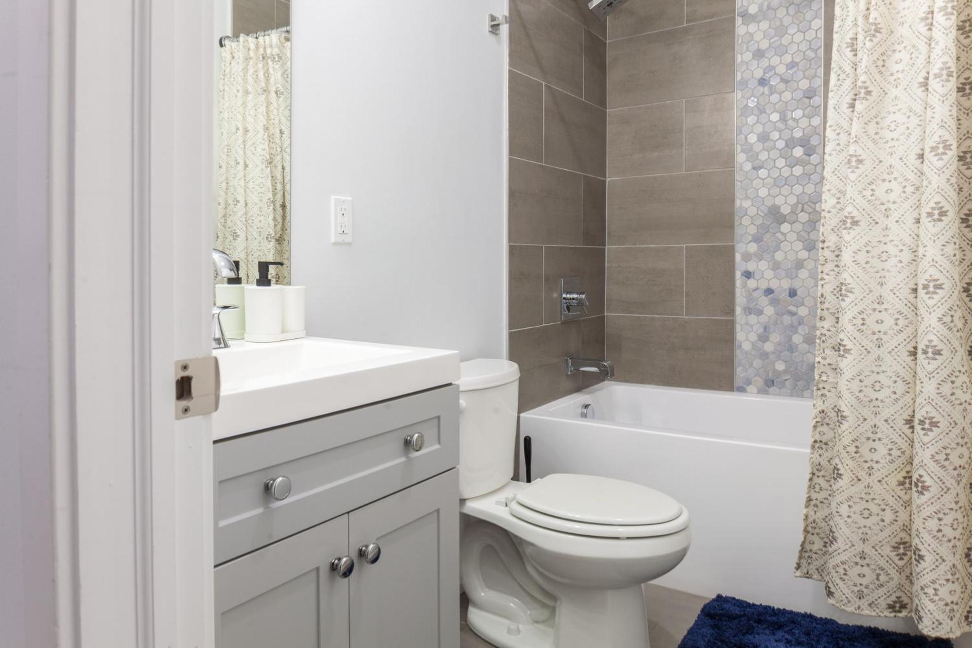 Apartment Spacy 4br4ba-patio-cribwd,pingpong,sleeps12 Philadelphia