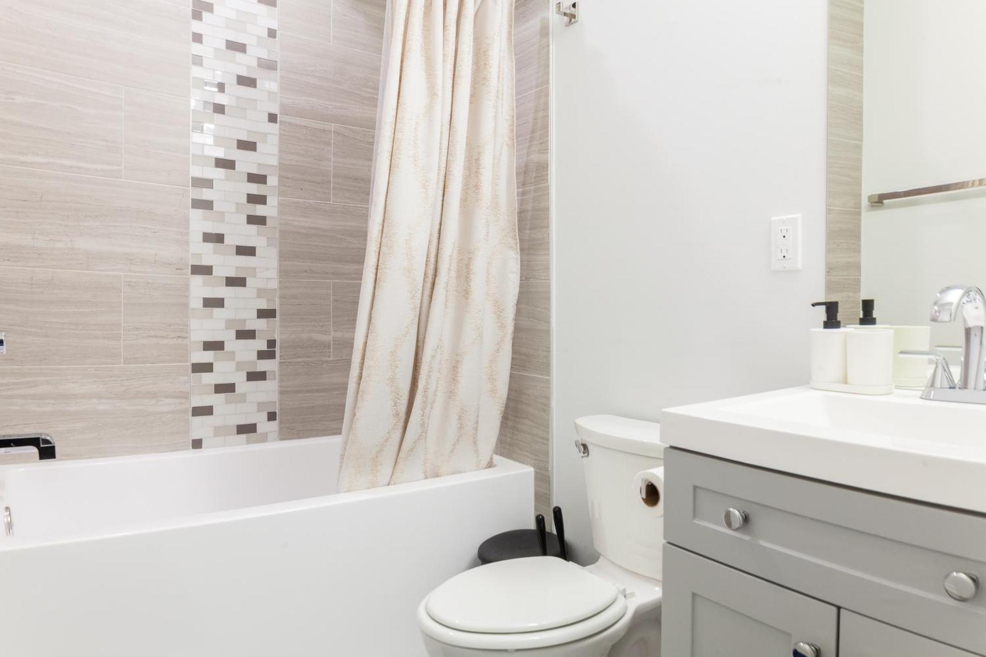 Spacy 4br4ba-patio-cribwd,pingpong,sleeps12 * Philadelphia
